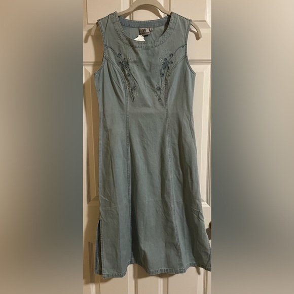 LAFEI NIER Dresses & Skirts - NWT Lafei Nier light denim dress. Size S